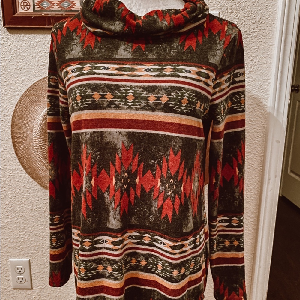 Viamor Aztec Cowl Sweater